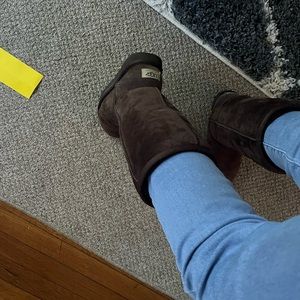 UGG BOOTS